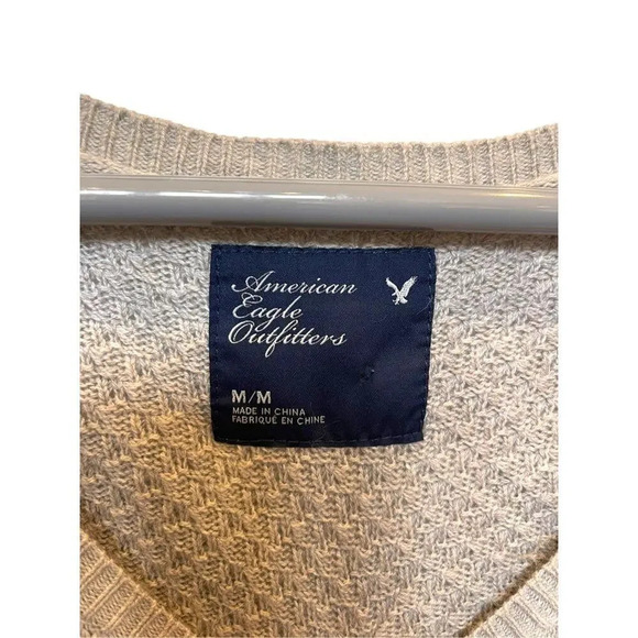 American Eagle Women’s Medium Gray Rhinestone Crochet Crop Cardigan Bejeweled Ho - Picture 5 of 6